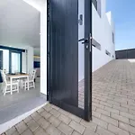 White House Apartment - Marina 5 Min By Lanzarote Vacation Homes *